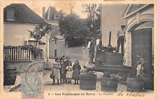 CPA 18 LES VENDANGES EN BERRY LE PRESSOIR (métier de la vigne et du vin