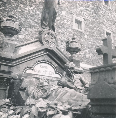 Paris 1947 tombe de - c.,