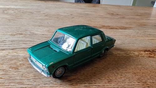 Mebetoys fiat 124 a - 1/43,