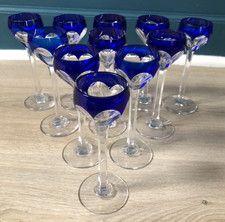 Belle Série de 11 petits verres cristal overlay bleu Saint Louis Baccarat ?