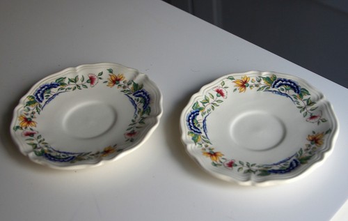 Paire sous tasses café - sous, a