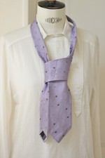 cravate Jean Chatel - 10 cm  soie  - violine  - fleurs brodées -  neuve