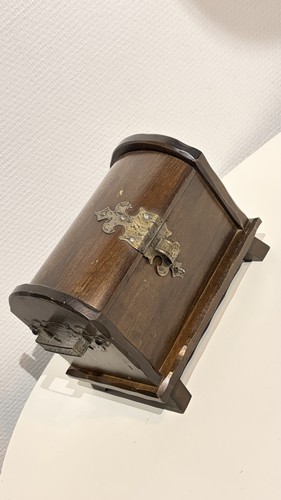 Ancien coffre trésor - au,