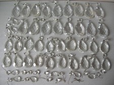 Lot de 40 anciennes pampilles en verre à facettes de lustre luminaire