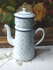 ANCIENNE PETITE CAFETIÈRE ÉMAILLÉE BLANCHE ET BLEUE 24 CM ANNÉES 30/40