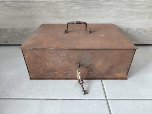 Ancienne caisse grand - caisse,, coffre