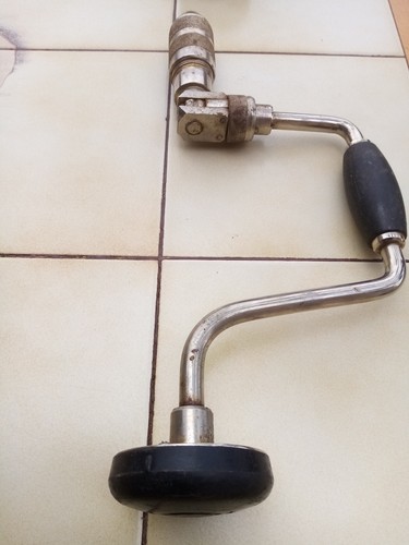 Perceuse main manivelle - main,