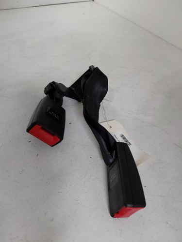 Attache ceinture arriere - , droit