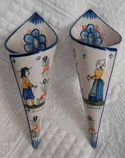 HR QUIMPER   Paire de vases Cornet porte bouquet faïence 