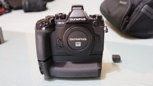 Grip olympus pour boitier - grip,
