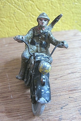 Quiralu militaire avec sa - quiralu,