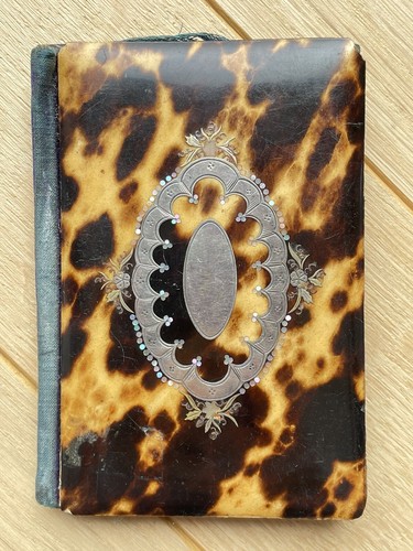 Charmant carnet bal à - de,
