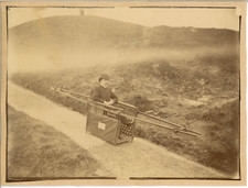 Indochine, Rickshaw, colon dans une chaise à porteurs Vintage albumen print Ti