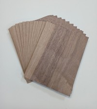 Placage Noyer 218 mm X 168mm