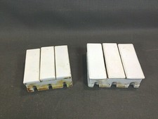 Lot de 2 grosses boites à fusibles en porcelaine électricité ancienne