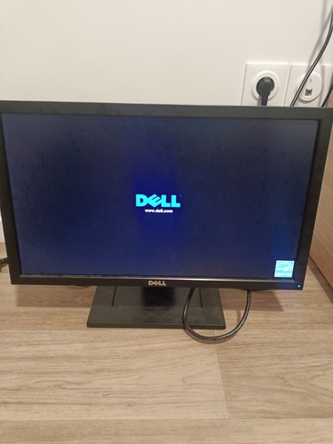 Ecran dell pouces - 22,
