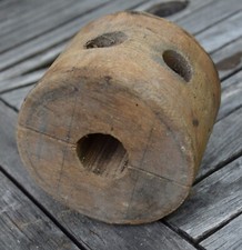 Ancien outil de bourrelier