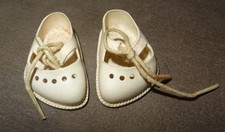 Paire de chaussures anciennes
