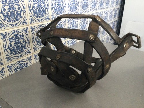 Ancienne muselière cuir - ancienne,