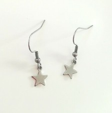 1 PAIRE DE BOUCLES D'OREILLES ARGENTE ACIER INOX ETOILES 8mm HYPOALLERGENIQUE
