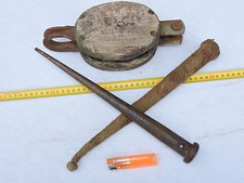 TRES BEL ANCIEN GRAND  EPISSOIR  en ETUI CORDAGE + POULIE 