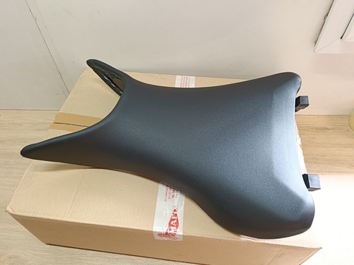Une selle pilote - selle, avant
