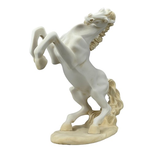 Grande sculpture statue