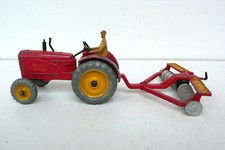 DINKY TOYS  GB  TRACTEUR  MASSEY HARRIS + DISK ARROW     REF 27A/27H  BON  ÉTAT 