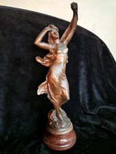 Grande sculpture Art Nouveau signée H. Moreau – femme drapée dansante vers 1900