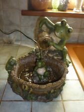 FONTAINE DECORATIVE INTERIEUR OU EXTERIEUR PROTEGE - JEU D EAU GRENOUILLES TTBE
