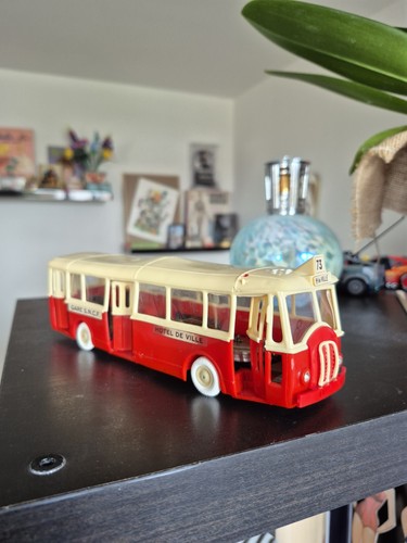Voiture miniature vintage