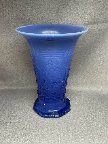 Vase verre bleu soufflé - vase,