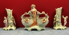 Mini garniture en biscuit porcelaine polychrome, Art nouveau femme cherubins