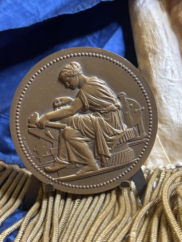 Ancienne médaille bronze - ancienne, en