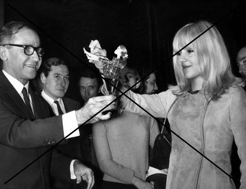 Photo kiraz sylvie vartan - de,