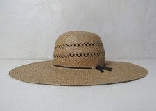 grand chapeau de paille