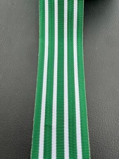 Coupe de ruban pour médaille