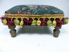 Ancien repose pieds tapisserie