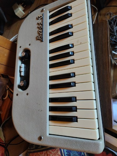Hohner bass - bass, 3