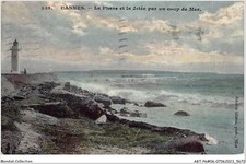 ABTP6-06-0524 - CANNES - Le Phare Et La Jete Par Un Coup De Mer