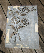 Ancien Pochoir en Zinc motif fleurs Floral 22 x 15,5 cm