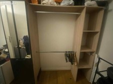 Grand dressing bois clair & noir– avec penderie + étagères – très bon état