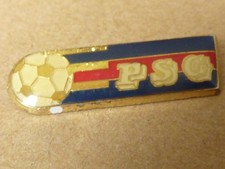 pin's pins badge. sport foot