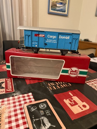 Wagon couvert rhb domizil - wagon, bleu