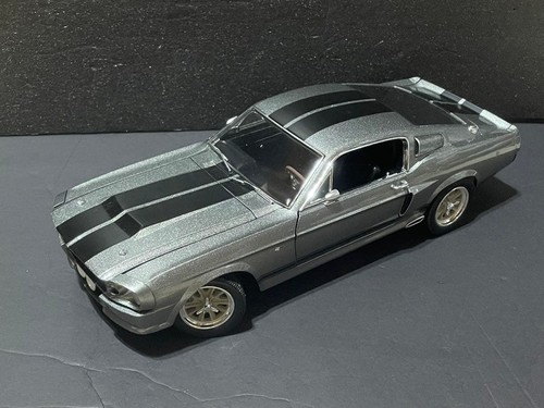Minicar shelby gt500 - 1/18,