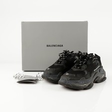 Balenciaga Baskets Triple S