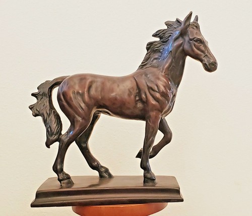 Gorgeous vintage detailing - gorgeous,