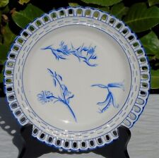 Emile Gallé / Saint Clément - Assiette en faïence ajourée, décor de fleurs. (3)