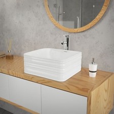 Lavabo en céramique blanc