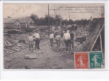 MAINE ET LOIRE: ardoisières de bel-air, le tracteur électrique distribuant l